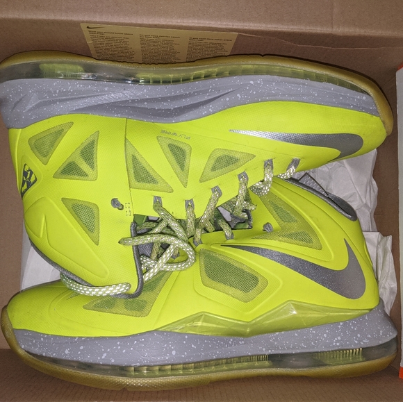Lebron 10 volt - Picture 1 of 1